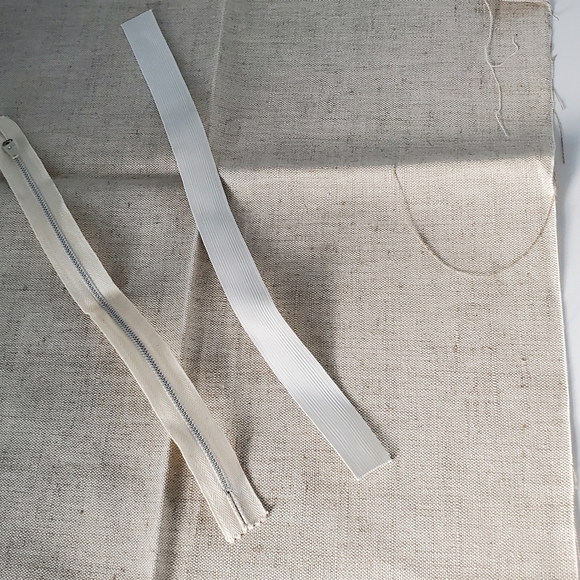 Mazaltav's Crewel Kit with Floral Border - Picture 9 of 9